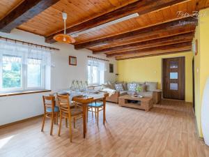Prodej rodinného domu, Újezd - Rybníček, 290 m2