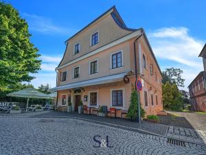 Pronájem kanceláře, Nový Bor, nám. Míru, 24 m2