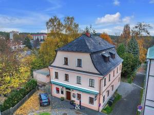 Pronájem restaurace, Nový Bor, nám. Míru, 100 m2