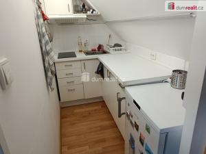 Pronájem bytu 2+kk, Praha - Smíchov, Pod hájem, 50 m2