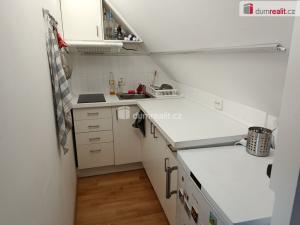 Pronájem bytu 2+kk, Praha - Smíchov, Pod hájem, 50 m2