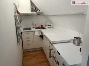 Pronájem bytu 2+kk, Praha - Smíchov, Pod hájem, 50 m2