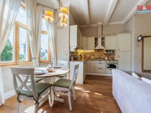 Prodej bytu 2+kk, Mariánské Lázně, Hlavní třída, 46 m2