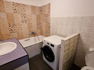 Prodej rodinného domu, Žďárná, 211 m2
