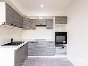Pronájem bytu 3+kk, Praha, Štúrova, 67 m2