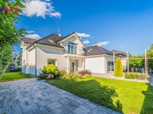 Prodej rodinného domu, Šestajovice, Myslivečkova, 389 m2