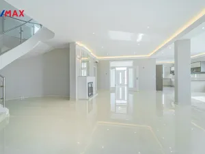 Prodej rodinného domu, Šestajovice, Myslivečkova, 389 m2