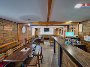Prodej restaurace, Chropyně, Hanácké náměstí, 249 m2