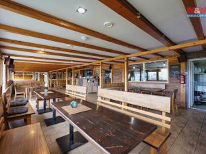 Prodej restaurace, Chropyně, Hanácké náměstí, 249 m2