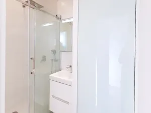 Pronájem bytu 2+kk, Praha - Podolí, Levá, 45 m2