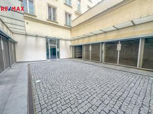 Pronájem garážového stání, Praha - Nové Město, Senovážné náměstí, 10 m2