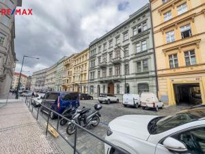Pronájem garážového stání, Praha - Nové Město, Senovážné náměstí, 10 m2