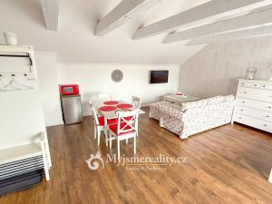 Prodej ubytování, Suchohrdly, Znojemská, 450 m2