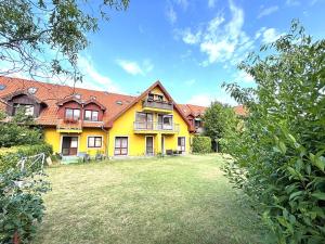 Prodej bytu 2+kk, Jesenice, Lomená, 45 m2
