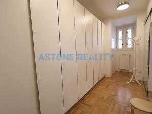 Pronájem bytu 1+kk, Praha - Vyšehrad, Neklanova, 54 m2