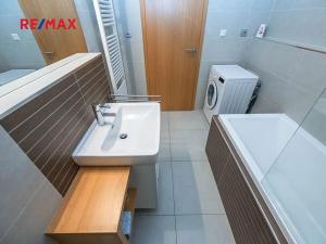 Prodej bytu 2+kk, Praha - Stodůlky, Svitákova, 54 m2