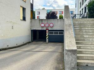Pronájem garážového stání, Kladno, Benediktínská, 17 m2