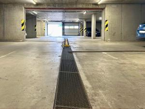 Pronájem garážového stání, Kladno, Benediktínská, 17 m2