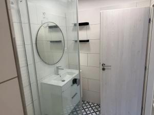 Pronájem bytu 2+kk, Praha - Stodůlky, Trávníčkova, 44 m2