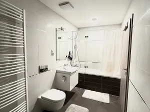 Pronájem bytu 2+kk, Praha - Holešovice, V háji, 75 m2