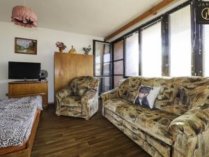 Prodej rodinného domu, Praha - Dolní Měcholupy, Na Slavíkově, 200 m2