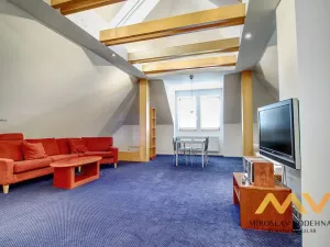 Pronájem bytu 1+kk, Hradec Králové, Malé náměstí, 98 m2