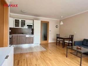 Pronájem bytu 2+kk, Praha - Košíře, Lovčenská, 60 m2
