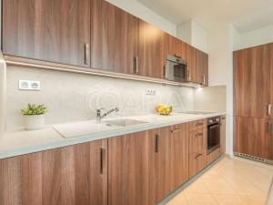Prodej bytu 2+kk, Praha - Horní Měcholupy, Mantovská, 50 m2