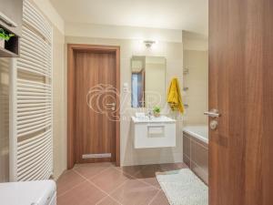 Prodej bytu 2+kk, Praha - Horní Měcholupy, Mantovská, 50 m2