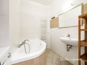 Pronájem bytu 2+kk, Praha - Strašnice, V olšinách, 46 m2