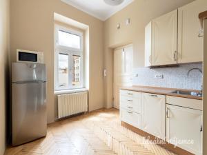 Pronájem bytu 1+kk, Praha - Holešovice, Osadní, 39 m2