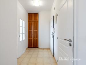 Pronájem bytu 4+1, Praha - Kobylisy, Šimůnkova, 120 m2