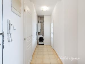 Pronájem bytu 4+1, Praha - Kobylisy, Šimůnkova, 120 m2