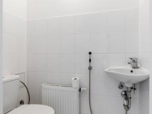 Pronájem bytu 4+1, Praha - Kobylisy, Šimůnkova, 120 m2