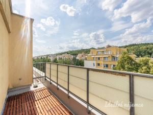 Pronájem bytu 4+1, Praha - Kobylisy, Šimůnkova, 120 m2