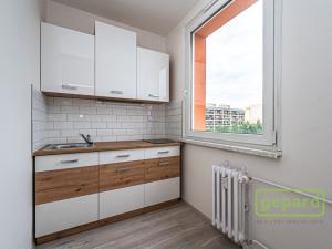 Pronájem bytu 1+kk, Praha, Tesaříkova, 29 m2