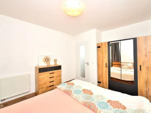 Pronájem bytu 2+kk, Hostivice, Lipová, 56 m2