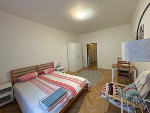 Pronájem bytu 1+kk, Praha - Karlín, Křižíkova, 35 m2