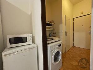 Pronájem bytu 1+kk, Praha - Karlín, Křižíkova, 35 m2