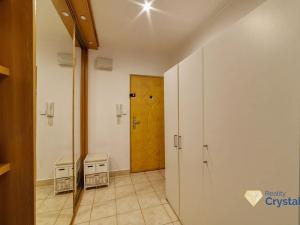 Prodej bytu 3+1, Karlovy Vary, U Trati, 80 m2