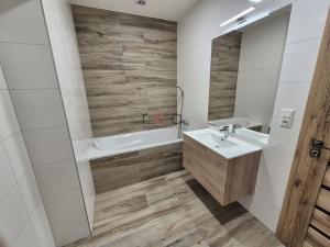 Pronájem bytu 3+1, Nový Bor, Tř. T. G. Masaryka, 90 m2