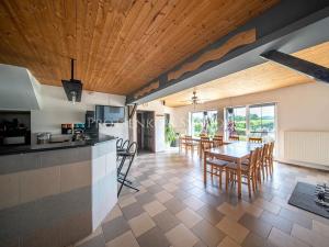 Prodej vícegeneračního domu, Trhové Sviny, 379 m2