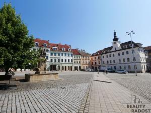 Pronájem bytu 1+kk, Hradec Králové, Malé náměstí, 42 m2
