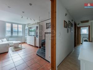 Prodej atypického bytu, Karlovy Vary - Bohatice, Fričova, 105 m2