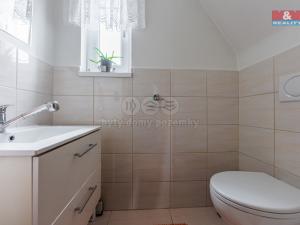 Prodej atypického bytu, Karlovy Vary - Bohatice, Fričova, 105 m2