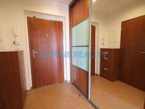 Pronájem bytu 1+kk, Praha - Záběhlice, Mattioliho, 44 m2
