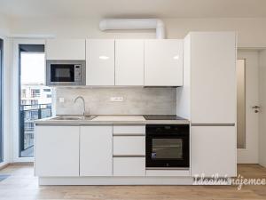 Pronájem bytu 1+kk, Praha - Háje, Sochorcova, 35 m2