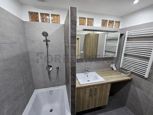 Pronájem bytu 3+kk, Hradec Králové, třída Edvarda Beneše, 84 m2