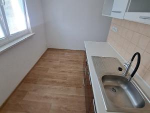 Pronájem bytu 2+1, Olomouc, Junácká, 51 m2