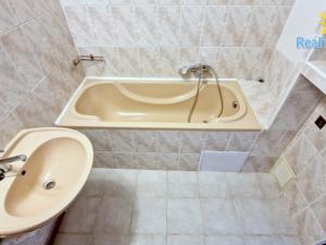 Pronájem bytu 2+kk, Praha - Dejvice, Dejvická, 50 m2